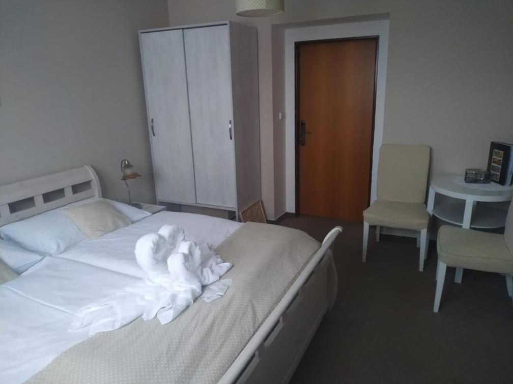 נובה מסטו נה מורבה Hotel Pansky Dum מראה חיצוני תמונה