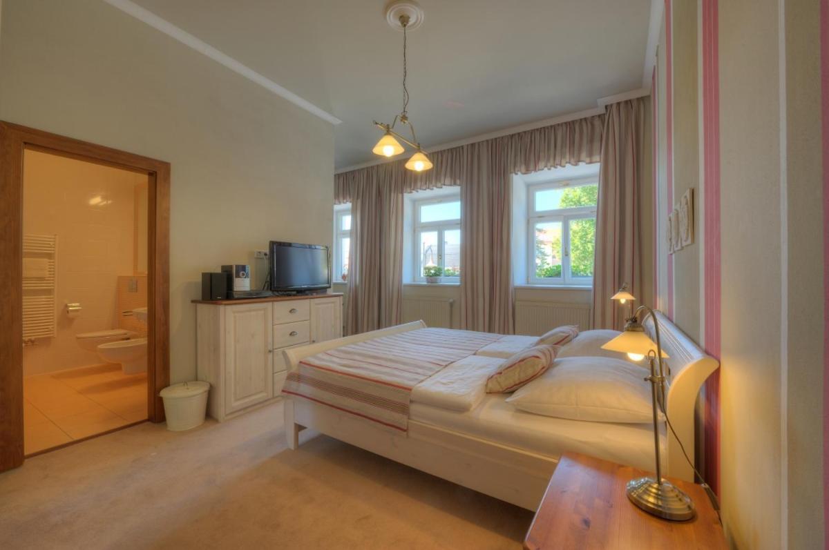 נובה מסטו נה מורבה Hotel Pansky Dum מראה חיצוני תמונה