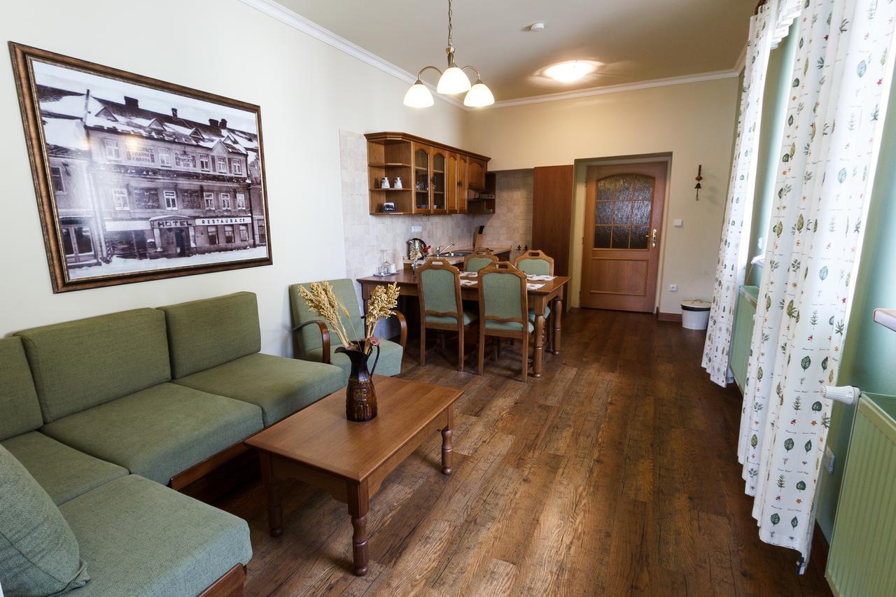 נובה מסטו נה מורבה Hotel Pansky Dum מראה חיצוני תמונה